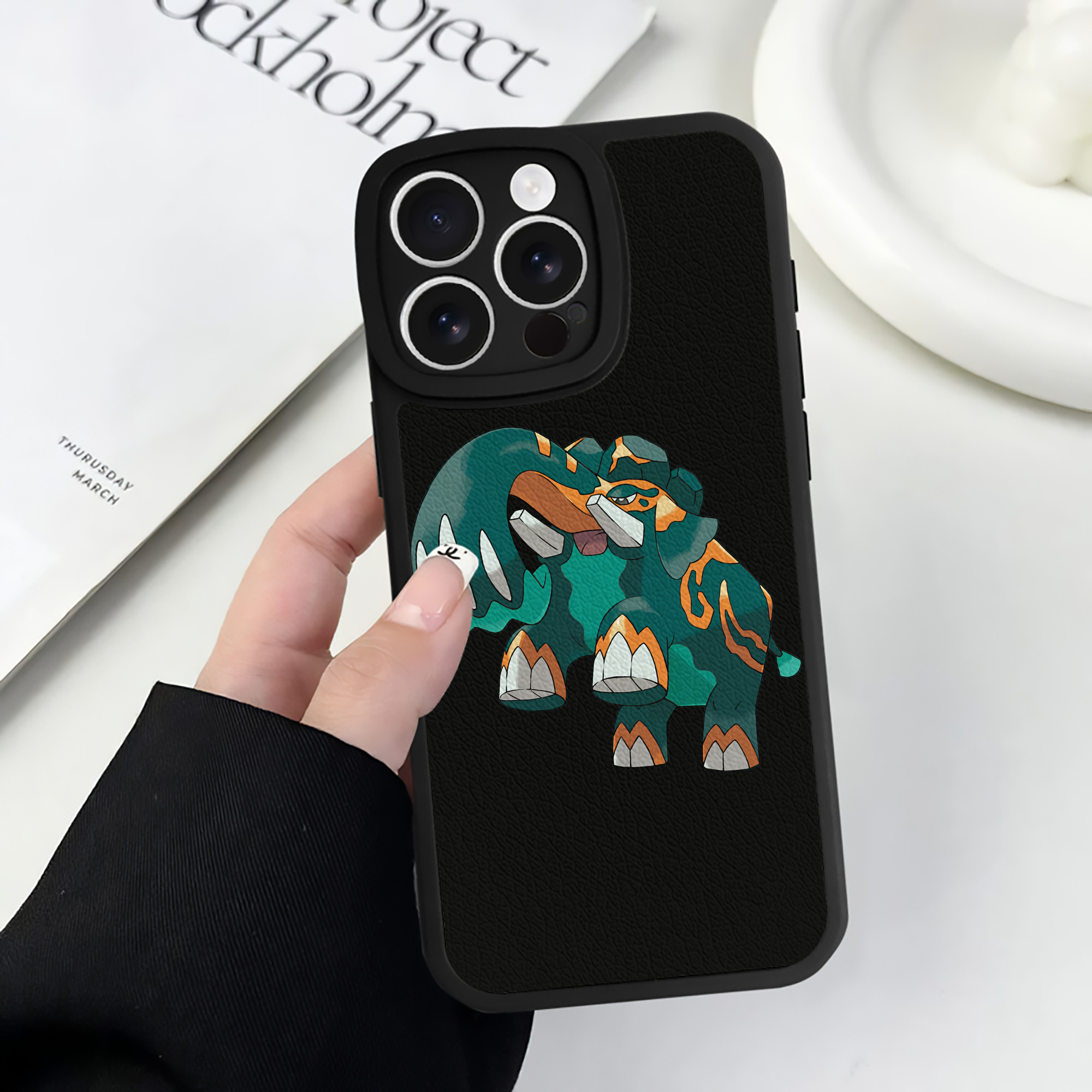 （画像用） ポケットモンスター Pokémon 【iPhone 16シリーズ対応】シリコンスマホケース（レザー調） 材質：シリコン